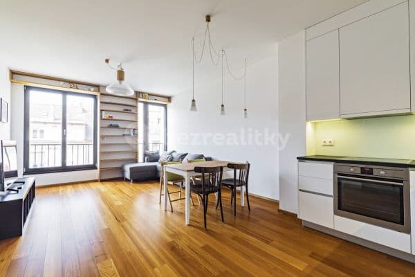 Prenájom bytu 2-izbový 65 m², Bechyňova, Praha 6 Prenájom bytu 2-izbový 65 m², Bechyňova, Praha 6