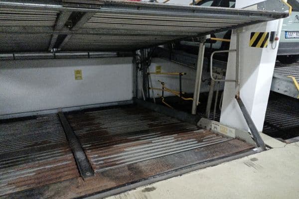 Prenájom garáže 10 m², Chelčického, Praha Prenájom garáže 10 m², Chelčického, Praha