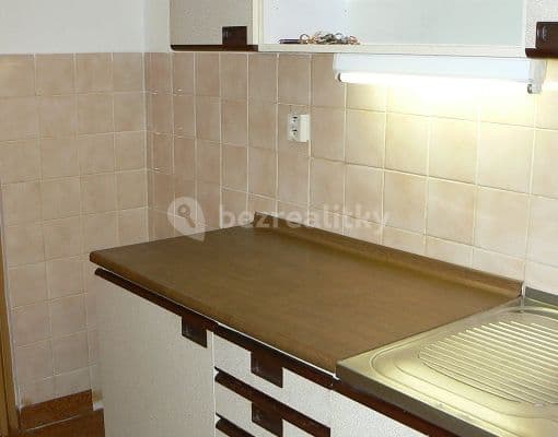 Prenájom bytu 4-izbový 75 m², Kloboučnická, Praha 4 Prenájom bytu 4-izbový 75 m², Kloboučnická, Praha 4