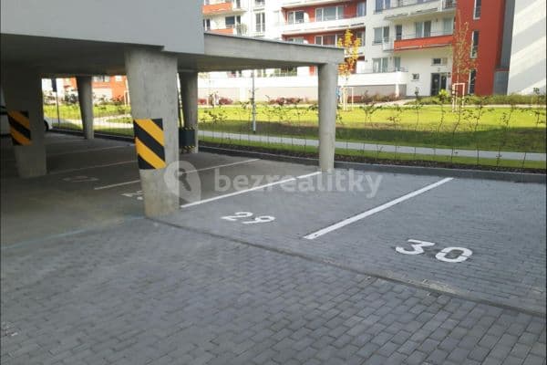 Prenájom garáže 15 m², Pavla Beneše, Praha Prenájom garáže 15 m², Pavla Beneše, Praha