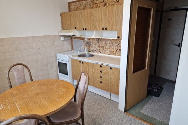 Prenájom bytu 1-izbový 36 m², Kubíčkova, Brno-Bystrc Prenájom bytu 1-izbový 36 m², Kubíčkova, Brno-Bystrc