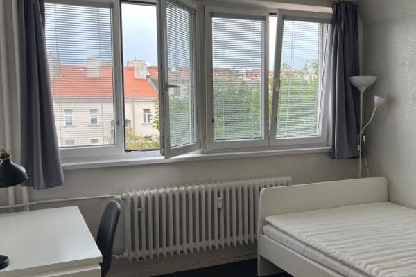 Prenájom bytu 1-izbový 32 m², Bulharská, Praha, Praha Prenájom bytu 1-izbový 32 m², Bulharská, Praha, Praha
