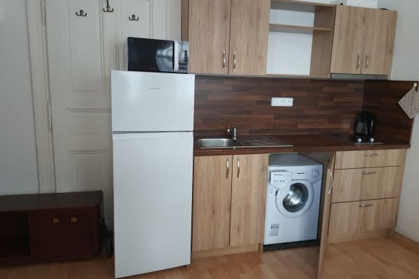 Prenájom bytu 1-izbový 25 m², Na Vinohradu, Praha, Praha Prenájom bytu 1-izbový 25 m², Na Vinohradu, Praha, Praha