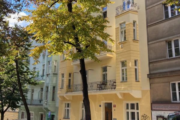 Prenájom bytu 1-izbový 39 m², Tolstého, Praha 10 Prenájom bytu 1-izbový 39 m², Tolstého, Praha 10