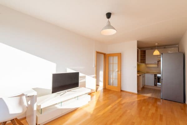 Prenájom bytu 2-izbový 43 m², Lessnerova, Praha Prenájom bytu 2-izbový 43 m², Lessnerova, Praha