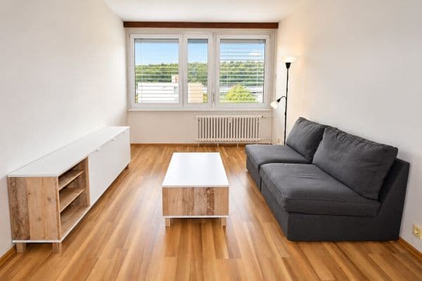 Prenájom bytu 2-izbový 40 m², Molákova, Praha 8 Prenájom bytu 2-izbový 40 m², Molákova, Praha 8