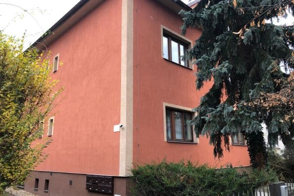 Prenájom bytu 1-izbový 45 m², Káranská, Praha 10 Prenájom bytu 1-izbový 45 m², Káranská, Praha 10