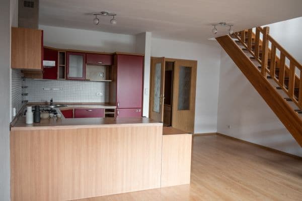 Prenájom bytu 3-izbový 97 m², Velvarská, Horoměřice Prenájom bytu 3-izbový 97 m², Velvarská, Horoměřice