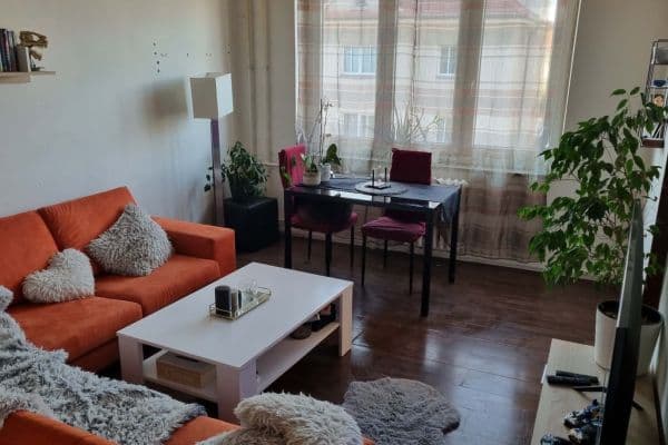 Prenájom bytu 3-izbový 70 m², Čechova, Hradec Králové Prenájom bytu 3-izbový 70 m², Čechova, Hradec Králové