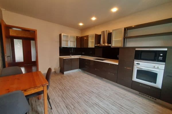 Prenájom bytu 4-izbový 97 m², Přemyšlenská, Prenájom bytu 4-izbový 97 m², Přemyšlenská,