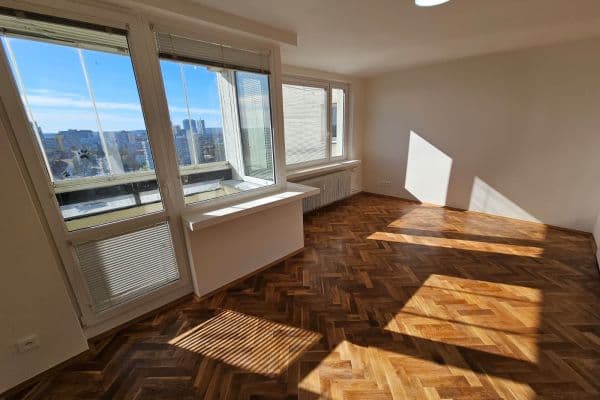 Prenájom bytu 2-izbový 60 m², Pod dálnicí, Praha Prenájom bytu 2-izbový 60 m², Pod dálnicí, Praha
