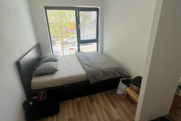 Prenájom bytu 1-izbový 37 m², Jindřicha Bubeníčka, Praha Prenájom bytu 1-izbový 37 m², Jindřicha Bubeníčka, Praha