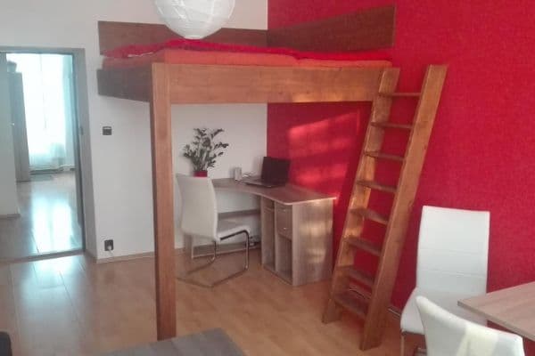 Prenájom bytu 1-izbový 37 m², Tomkova, Olomouc Prenájom bytu 1-izbový 37 m², Tomkova, Olomouc