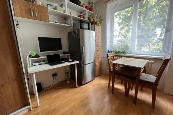 Prenájom bytu Garsoniéra 21 m², Dvouletky, Prenájom bytu Garsoniéra 21 m², Dvouletky,