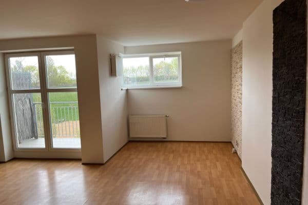 Prenájom bytu 3-izbový 67 m², Komenského, Horoměřice Prenájom bytu 3-izbový 67 m², Komenského, Horoměřice