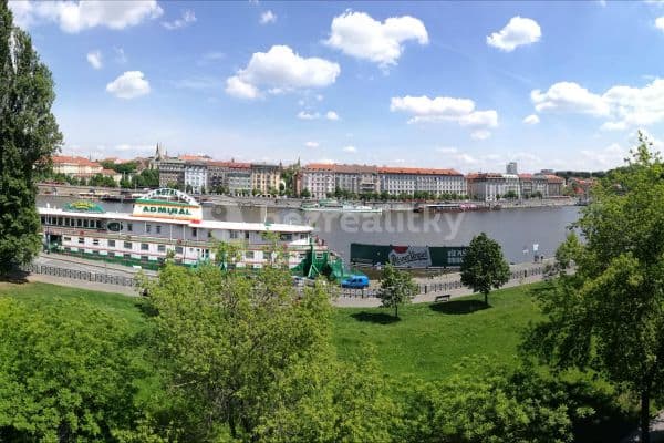 Prenájom bytu 2-izbový 56 m², Hořejší nábřeží, Praha Prenájom bytu 2-izbový 56 m², Hořejší nábřeží, Praha