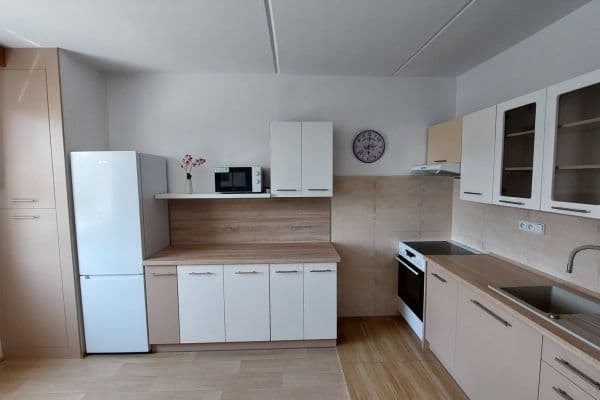 Prenájom bytu 1-izbový 52 m², Jana Zajíce, Pardubice III Prenájom bytu 1-izbový 52 m², Jana Zajíce, Pardubice III