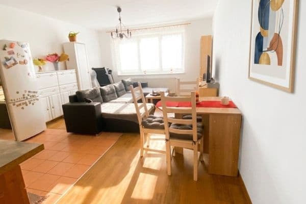 Prenájom bytu 2-izbový 60 m², Boloňská, Praha Prenájom bytu 2-izbový 60 m², Boloňská, Praha
