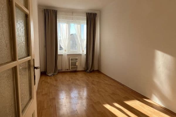 Prenájom bytu 2-izbový 40 m², Ronkova, Praha Prenájom bytu 2-izbový 40 m², Ronkova, Praha