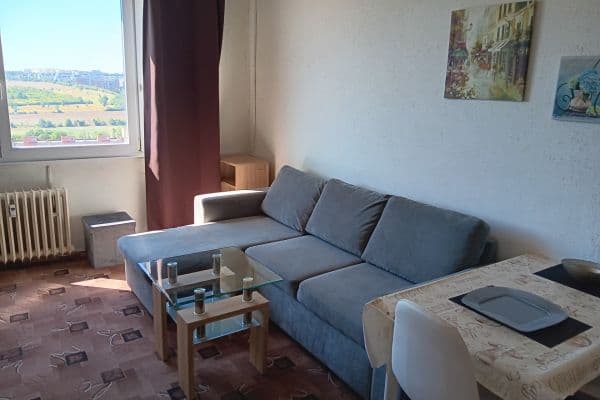 Prenájom bytu 1-izbový 26 m², Jabloňová, Praha Prenájom bytu 1-izbový 26 m², Jabloňová, Praha