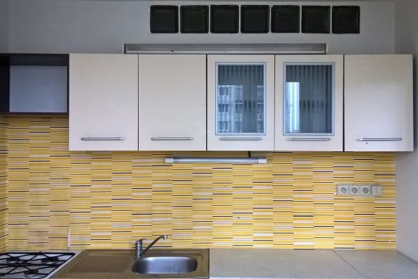 Prenájom bytu 2-izbový 55 m², Uhelná, Hradec Králové Prenájom bytu 2-izbový 55 m², Uhelná, Hradec Králové