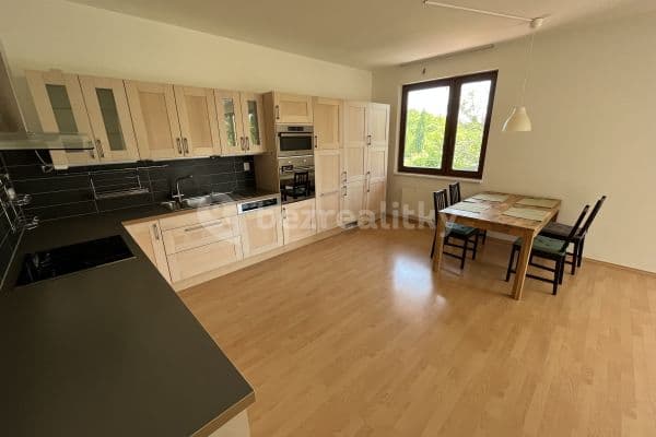 Prenájom bytu 3-izbový 89 m², Jeřabinová, Praha Prenájom bytu 3-izbový 89 m², Jeřabinová, Praha