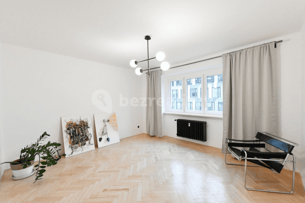 Prenájom bytu 3-izbový 68 m², Jankovcova, Praha Prenájom bytu 3-izbový 68 m², Jankovcova, Praha