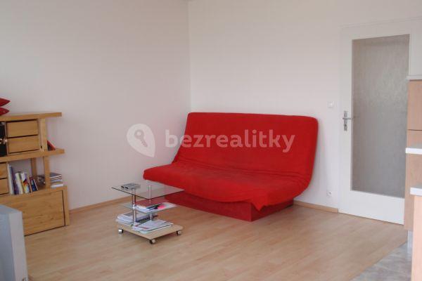 Prenájom bytu 1-izbový 32 m², Bechlínská, Praha, Praha