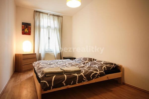 Prenájom bytu 3-izbový 90 m², Roháčova, Praha, Praha