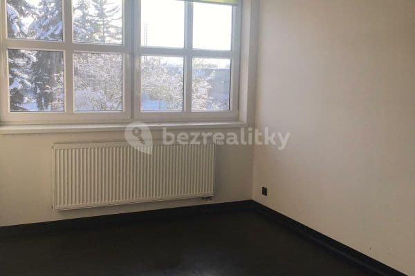 Prenájom bytu 3-izbový 70 m², U Nadýmače, Praha 22