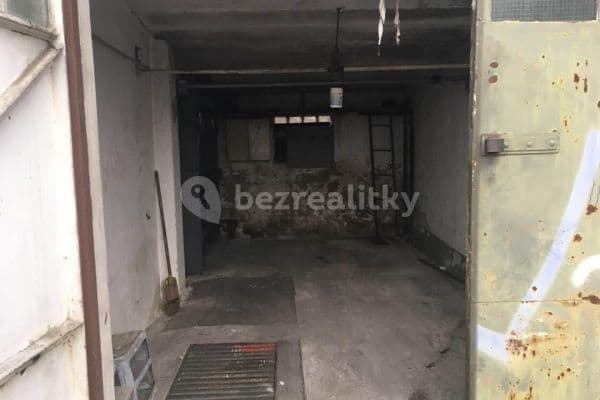 Prenájom garáže 16 m², Ke Stadionu, Prenájom garáže 16 m², Ke Stadionu,
