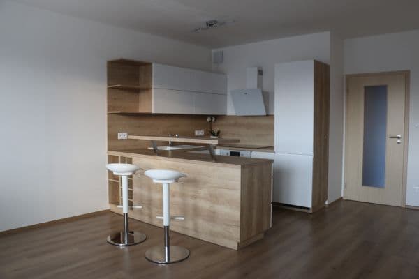 Prenájom bytu 3-izbový 73 m², U Hostavického potoka, Praha Prenájom bytu 3-izbový 73 m², U Hostavického potoka, Praha