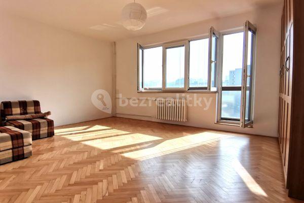 Prenájom bytu 4-izbový 75 m², Bělčická, 