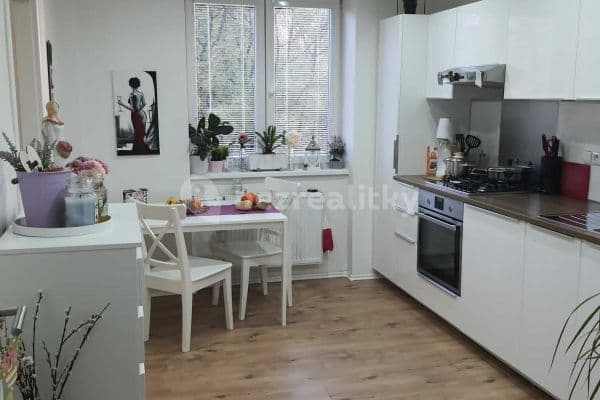 Prenájom bytu 1-izbový 36 m², Budovatelská, Ostrava Prenájom bytu 1-izbový 36 m², Budovatelská, Ostrava