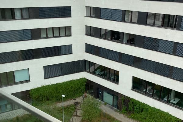 Prenájom bytu 3-izbový 124 m², Vojenova, Praha Prenájom bytu 3-izbový 124 m², Vojenova, Praha