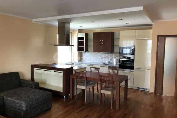 Prenájom bytu 4-izbový 98 m², Na Volánové, Praha 6 Prenájom bytu 4-izbový 98 m², Na Volánové, Praha 6