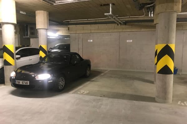 Prenájom garáže 15 m², Strnadových, Praha Prenájom garáže 15 m², Strnadových, Praha