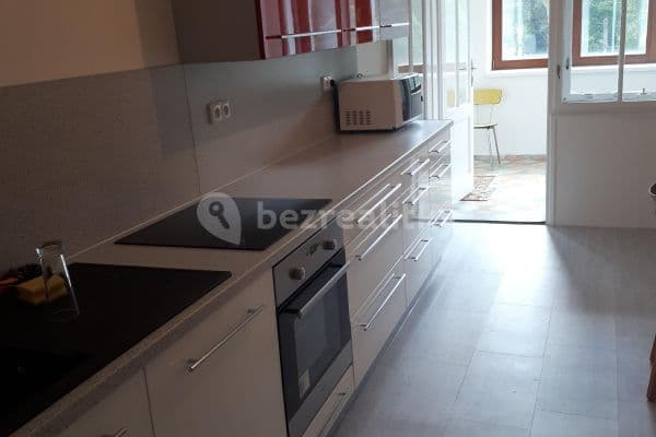 Prenájom bytu 4-izbový 120 m², Sadovského, Brno Prenájom bytu 4-izbový 120 m², Sadovského, Brno