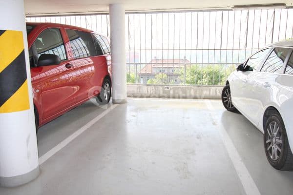 Prenájom garáže 14 m², V Dolině, Prenájom garáže 14 m², V Dolině,