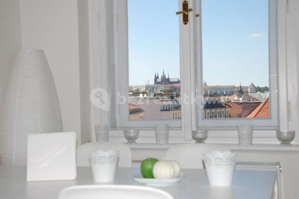 Prenájom bytu 3-izbový 93 m², Praha, Praha
