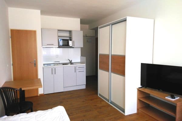 Prenájom bytu 1-izbový 25 m², Na Radosti, Zličín Prenájom bytu 1-izbový 25 m², Na Radosti, Zličín