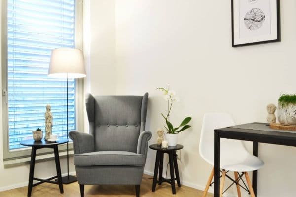 Prenájom bytu 1-izbový 34 m², Koněvova, Praha Prenájom bytu 1-izbový 34 m², Koněvova, Praha