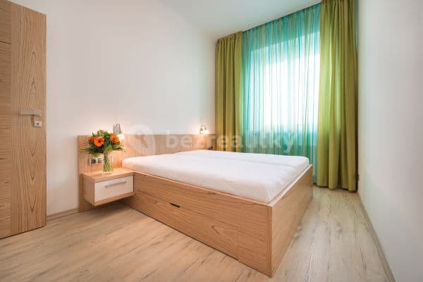 Prenájom bytu 2-izbový 37 m², Vrázova, Hlavní město Praha Prenájom bytu 2-izbový 37 m², Vrázova, Hlavní město Praha