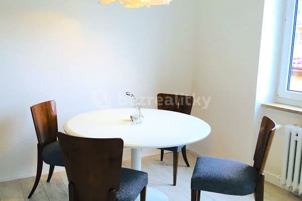 Prenájom bytu 2-izbový 66 m², Osvoboditelů, Zlín, Zlínský kraj Prenájom bytu 2-izbový 66 m², Osvoboditelů, Zlín, Zlínský kraj