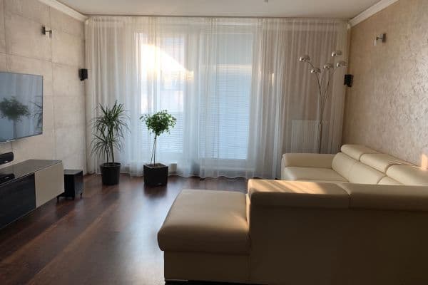 Prenájom bytu 3-izbový 86 m², Olgy Havlové, Hlavní město Praha Prenájom bytu 3-izbový 86 m², Olgy Havlové, Hlavní město Praha