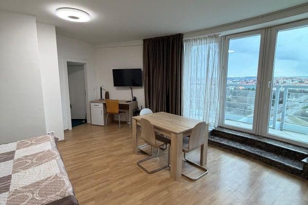 Prenájom bytu 1-izbový 30 m², Konojedská, Praha Prenájom bytu 1-izbový 30 m², Konojedská, Praha