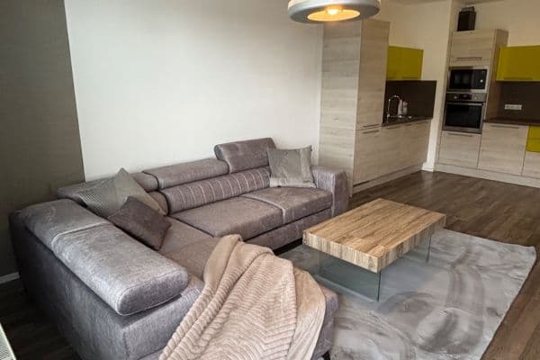 Prenájom bytu 2-izbový 70 m², Zvěřinova, Praha Prenájom bytu 2-izbový 70 m², Zvěřinova, Praha