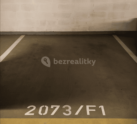 Prenájom garáže 10 m², Podkovářská, Praha Prenájom garáže 10 m², Podkovářská, Praha