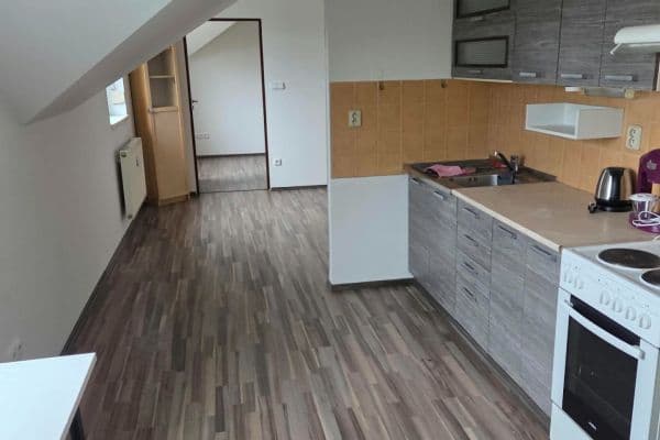 Prenájom bytu 2-izbový 43 m², Plhovská, Praha 21 Prenájom bytu 2-izbový 43 m², Plhovská, Praha 21