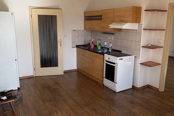 Prenájom bytu 1-izbový 55 m², Mezidomí, Ústí nad Labem-město Prenájom bytu 1-izbový 55 m², Mezidomí, Ústí nad Labem-město